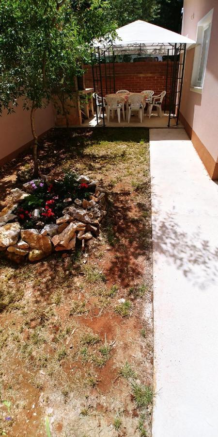 Apartmani Elena Ližnjan Buitenkant foto